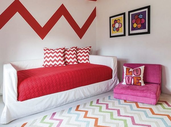 Multicolored Kids Bedroom Ideas Using Chevron Pattern ➤ Discover the season's newest designs and inspirations for your kids. Visit us at kidsbedroomideas.eu #KidsBedroomIdeas #KidsBedrooms #KidsBedroomDesigns @KidsBedroomBlog