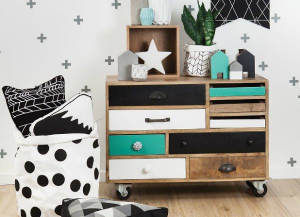 Perfect Chest of Drawers For Kids Bedrooms ➤ Discover the season's newest designs and inspirations for your kids. Visit us at kidsbedroomideas.eu #KidsBedroomIdeas #KidsBedrooms #KidsBedroomDesigns @KidsBedroomBlog
