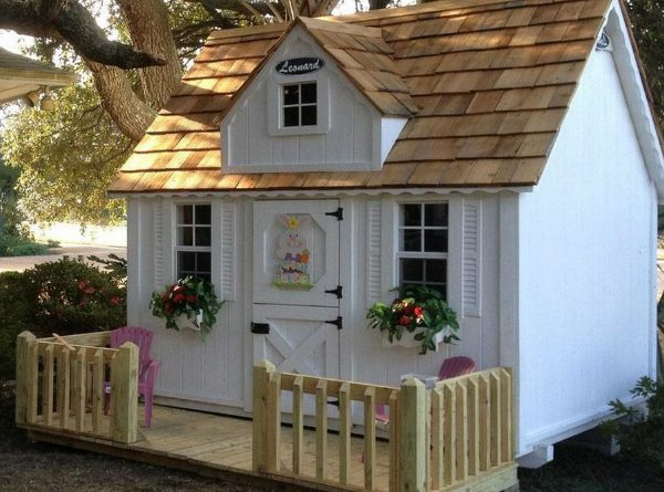 The Most Incredible Outdoor Playhouses For Kids You’ll See Today ➤ Discover the season's newest designs and inspirations for your kids. Visit us at www.kidsbedroomideas.eu #KidsBedroomIdeas #KidsBedrooms #KidsBedroomDesigns @KidsBedroomBlog